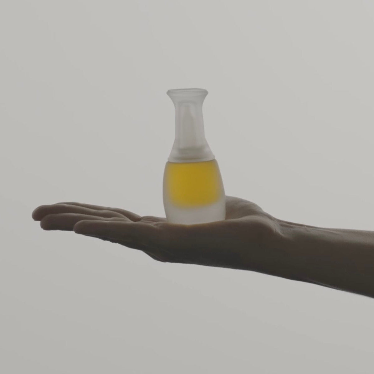 Less Face Oil Light